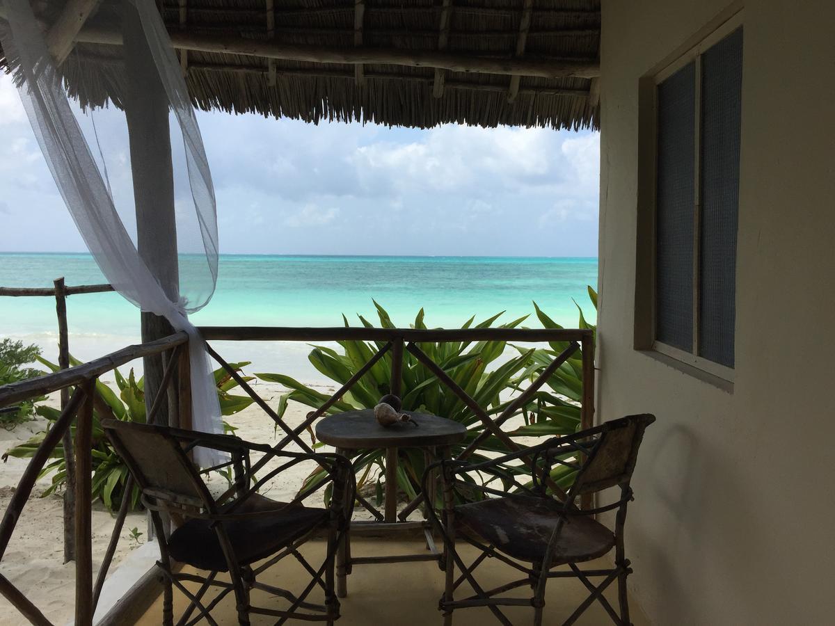 Garden Beach Bungalows Джамбиани Екстериор снимка