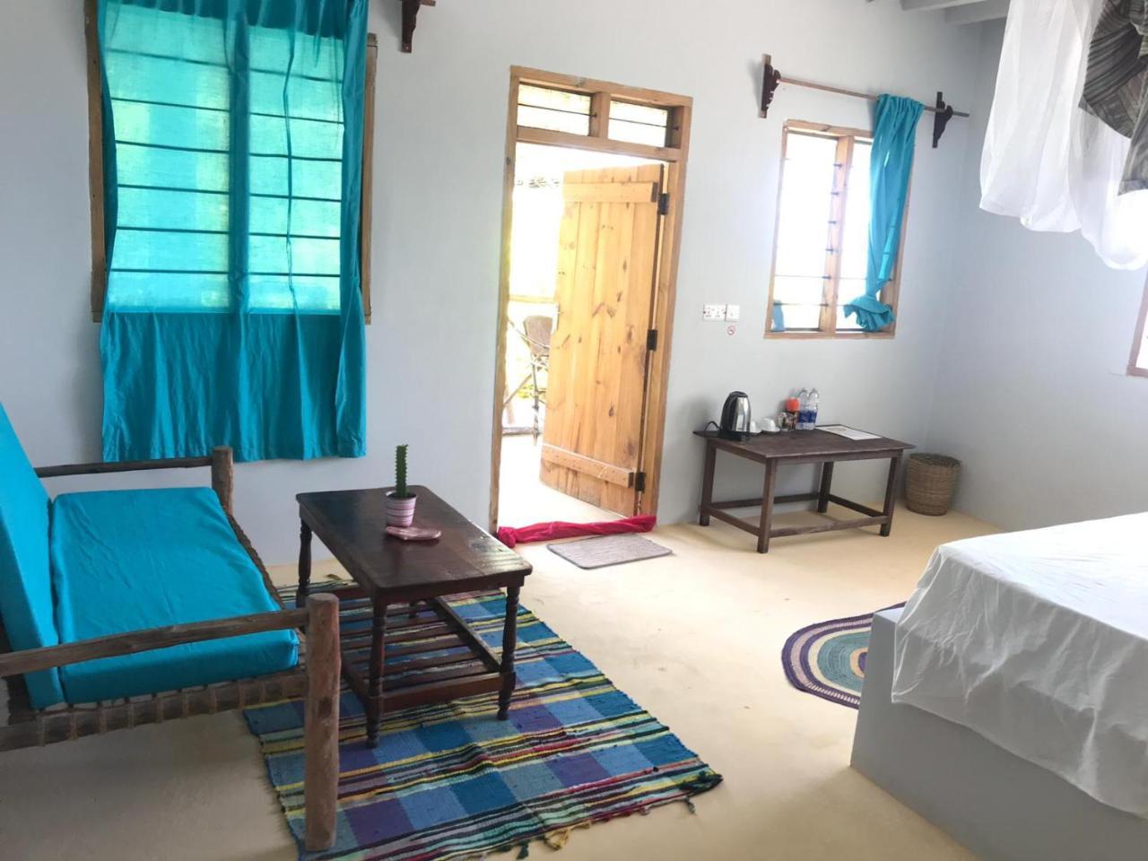 Garden Beach Bungalows Джамбиани Екстериор снимка