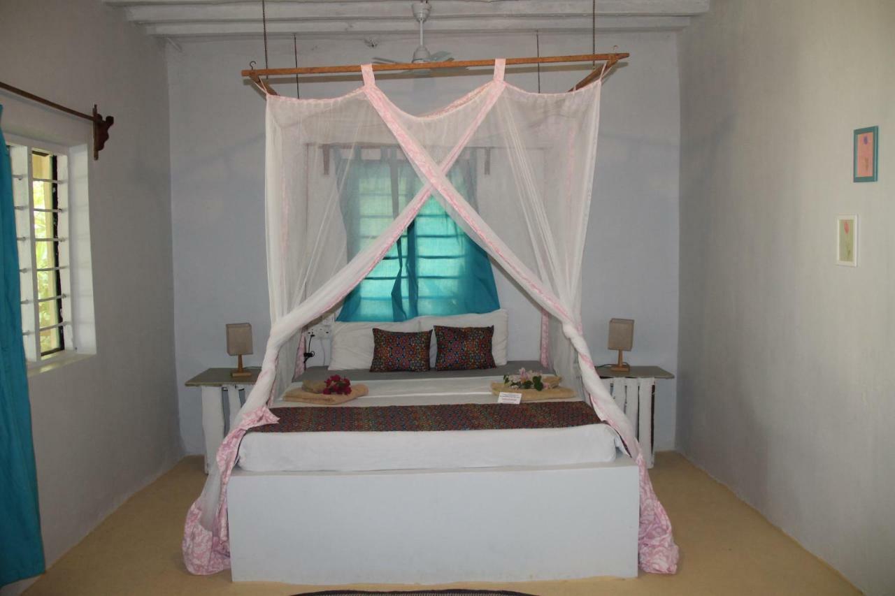 Garden Beach Bungalows Джамбиани Екстериор снимка