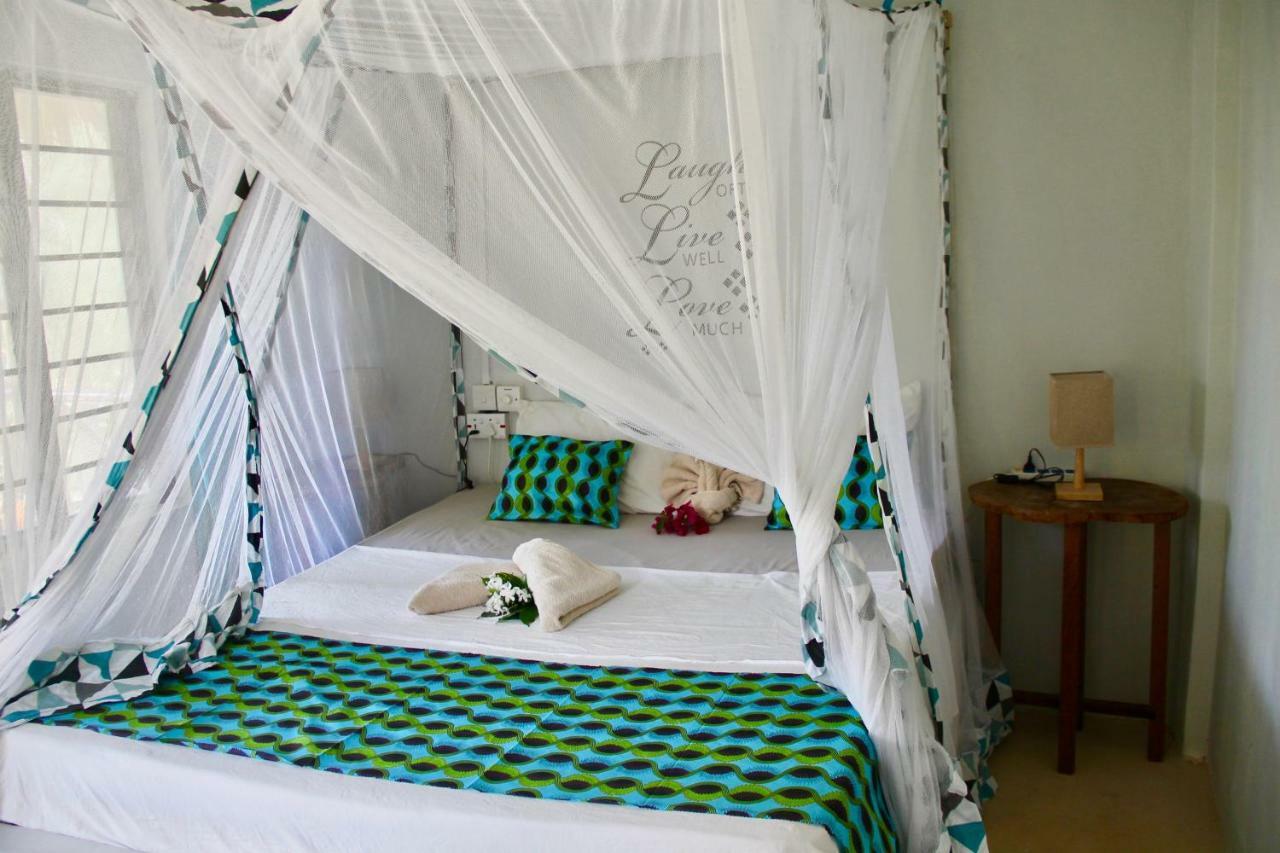 Garden Beach Bungalows Джамбиани Екстериор снимка