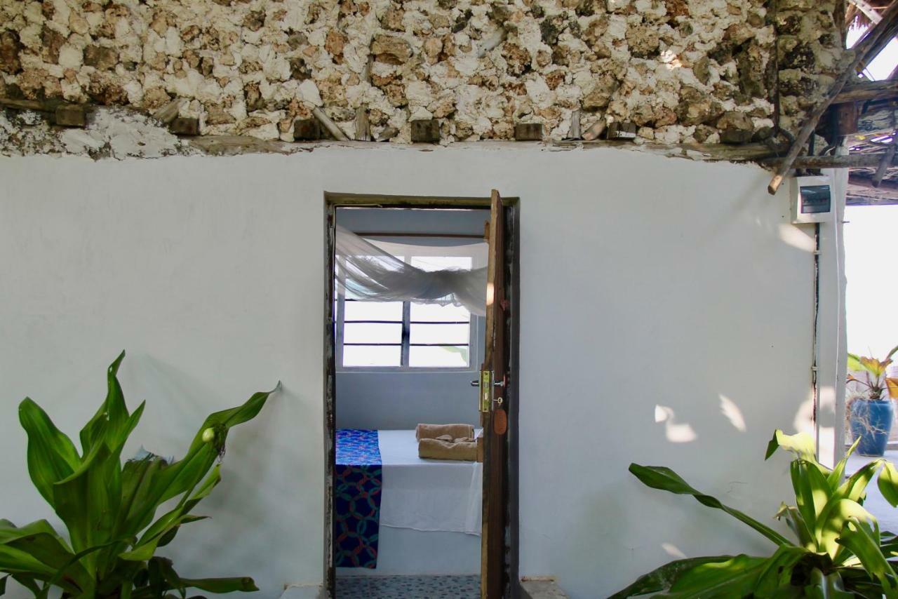 Garden Beach Bungalows Джамбиани Екстериор снимка