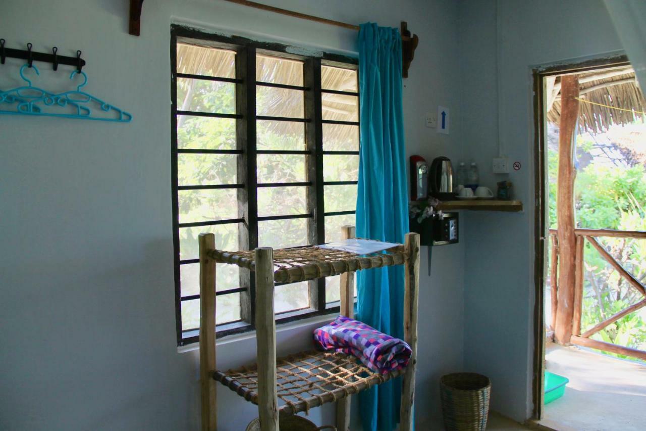 Garden Beach Bungalows Джамбиани Екстериор снимка