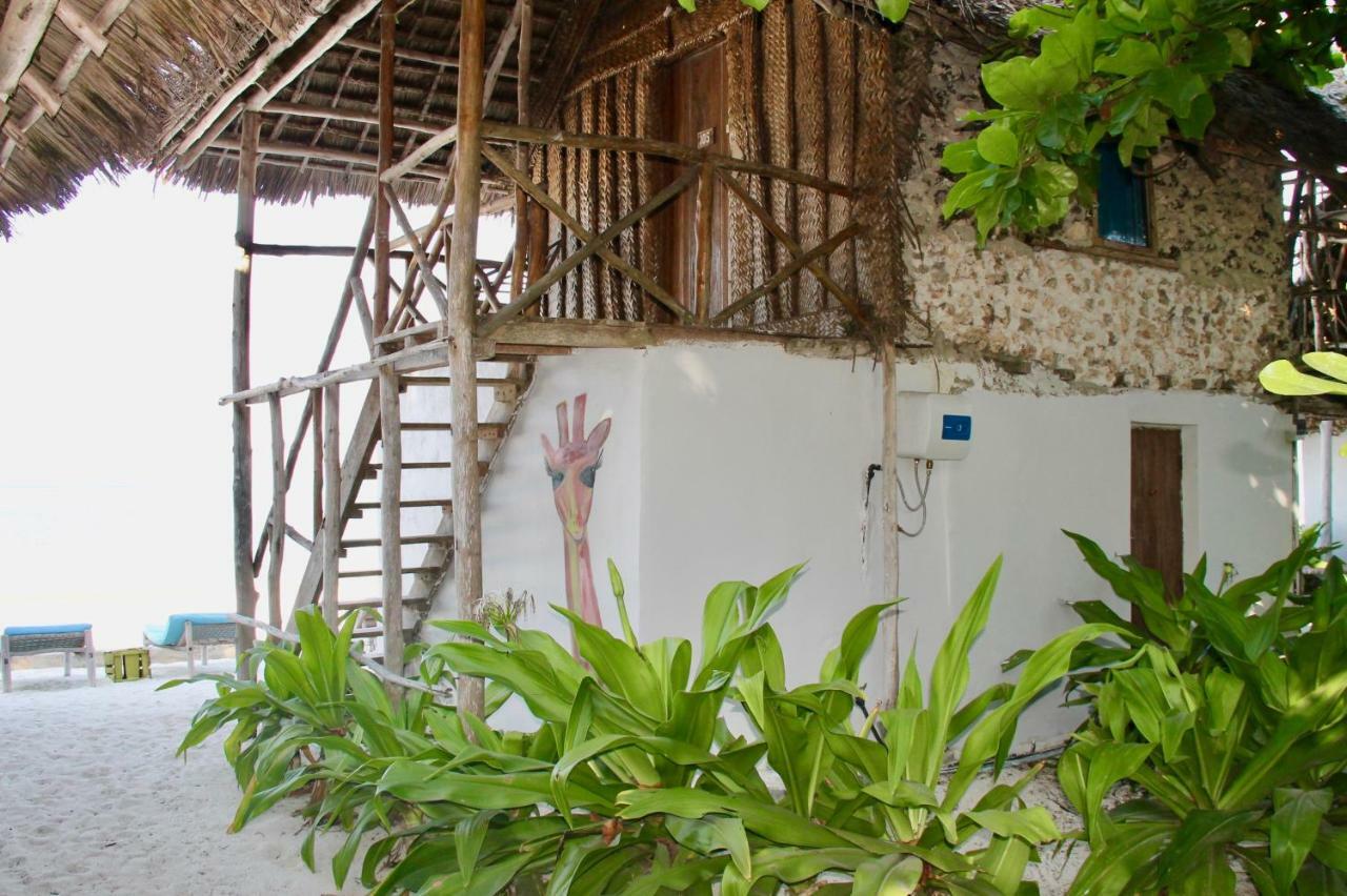Garden Beach Bungalows Джамбиани Екстериор снимка