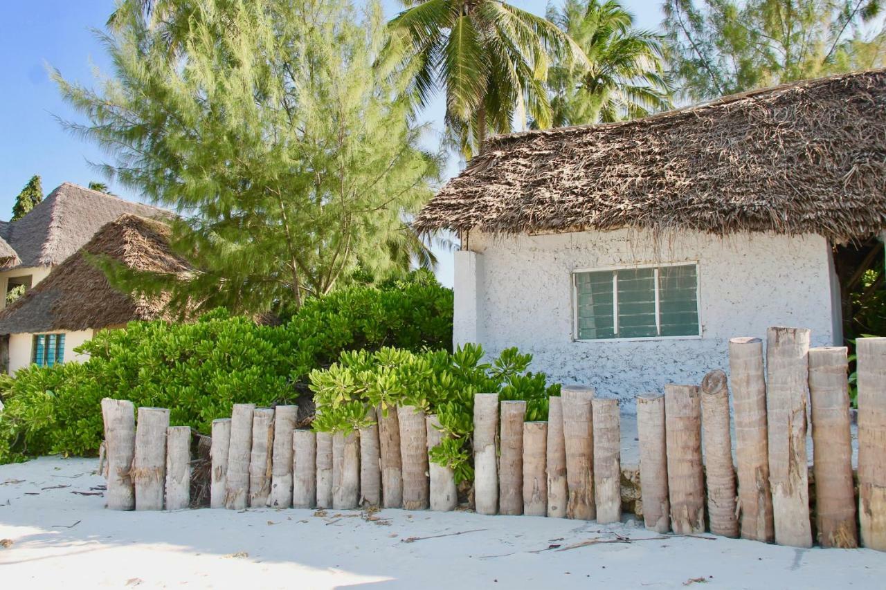 Garden Beach Bungalows Джамбиани Екстериор снимка