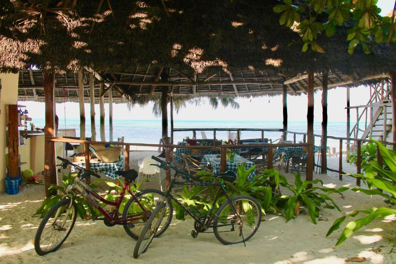 Garden Beach Bungalows Джамбиани Екстериор снимка