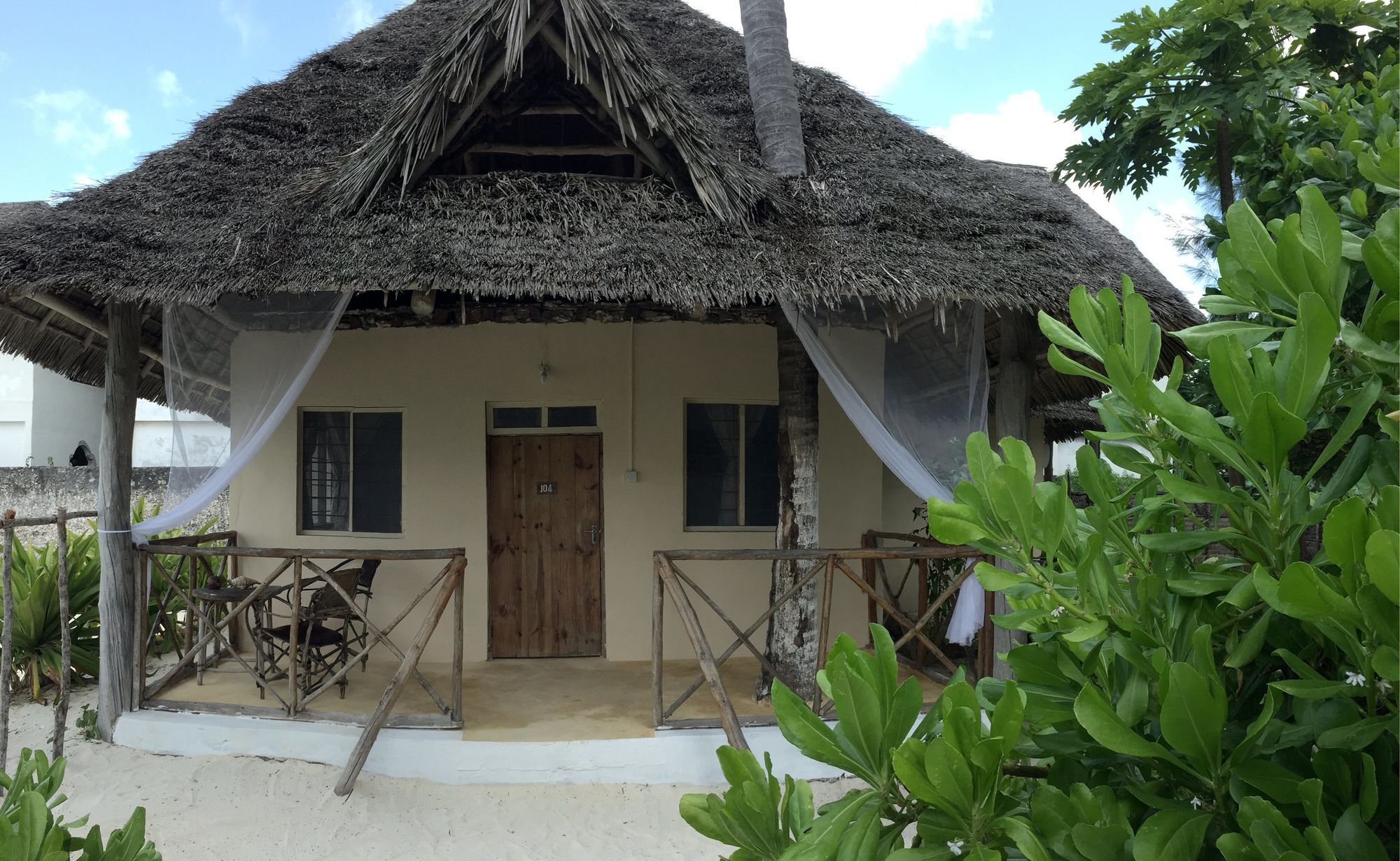 Garden Beach Bungalows Джамбиани Екстериор снимка