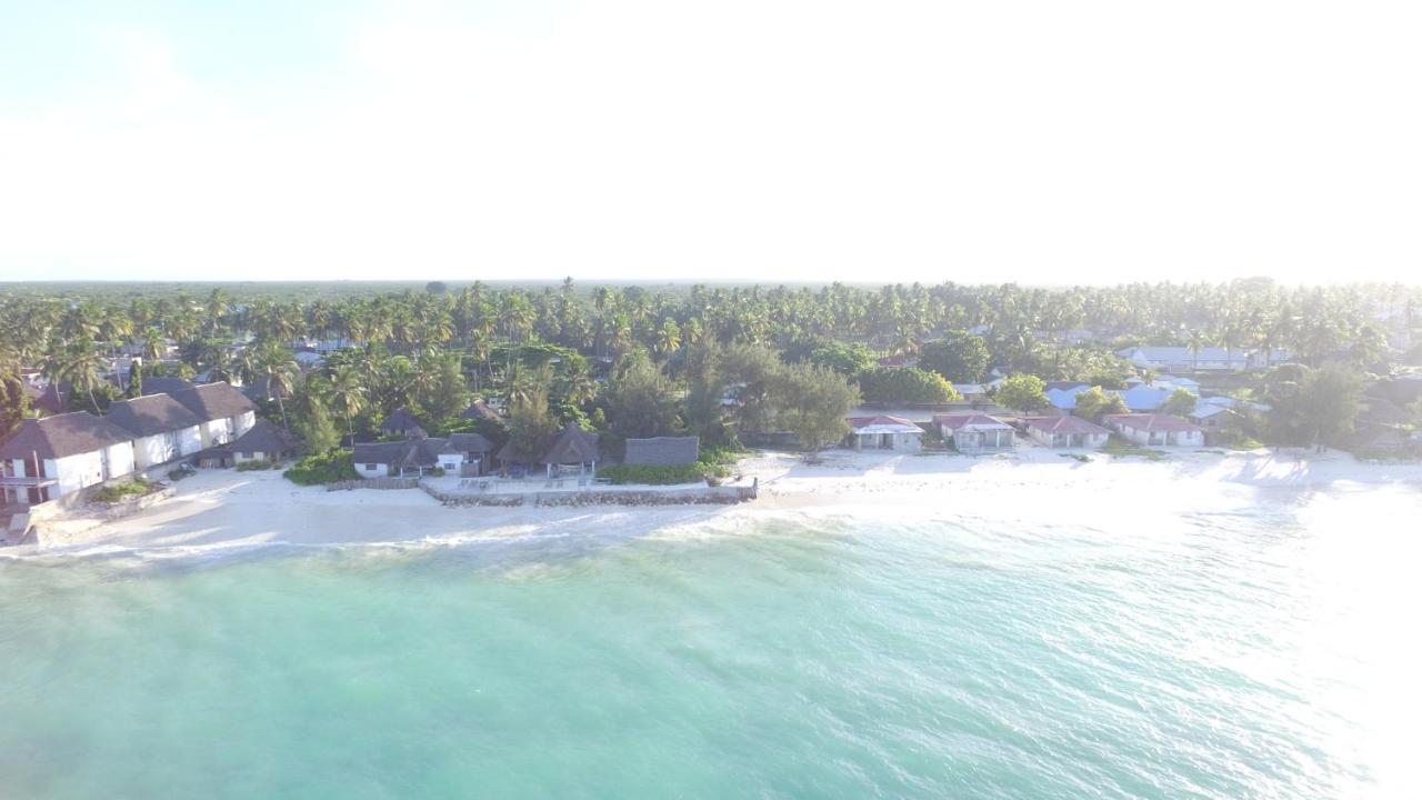 Garden Beach Bungalows Джамбиани Екстериор снимка